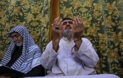 المجمع العلمي يحيي أعمال يوم عرفة في مقام الإمام المهدي (عجل الله فرجه)