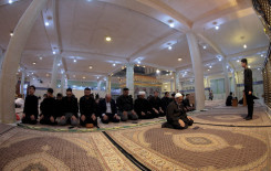 المجمع العلمي ينظم سفرة دينية لطلبة الحفظ في كربلاء إلى مرقد الإمام علي (عليه السلام)