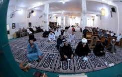 ضمن مشروع (المساجد حياة).. المجمع العلمي يحيي ذكرى شهادة الإمام العسكري (عليه السلام) في كربلاء
