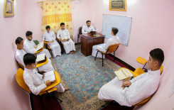 وحدة التحفيظ في معهد القرآن الكريم تطلق العمل بمشروع الحافظ الماهر