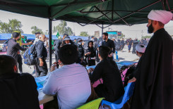 الزوار الأجانب يشيدون بمشروع تعليم القراءة الصحيحة للزائرين