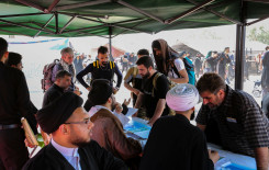 الزوار الأجانب يشيدون بمشروع تعليم القراءة الصحيحة للزائرين