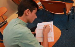 فرع معهد القرآن الكريم في النجف الأشرف يقيم الاختبارالنهائي لطلبة دورة أحكام التلاوة والتجويد