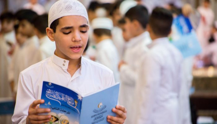 (منهاج التلميذ الصالح) كتاب تعليمي إيماني متكامل يحضى بإشادة كبيرة