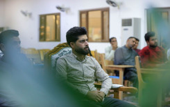 معهد القرآن الكريم يستضيف أكثر من (٢٥) طالبًا من جامعة القاسم الخضراء