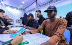 الآلاف من الزائرين الأجانب يتوافدون على المحطات التعليمية في كربلاء