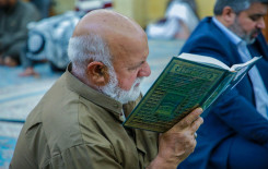 معهد القرآن الكريم يواصل إقامة الجلسة التعليمية في مقام الإمام الحجة (عج)