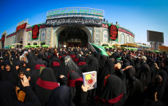 أكثر من ٥٠٠ حافظة تنظم مسيرة قرآنية وسط مدينة كربلاء المقدسة