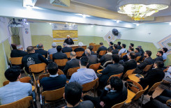 معهد القرآن الكريم يعقد جلسة تثقيفية للوقاية من فايروس كورونا