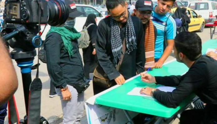 الأجانب  يتوافدون على مراكز تعليم القراءة الصحيحة للزائرين