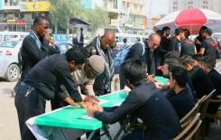 الأجانب  يتوافدون على مراكز تعليم القراءة الصحيحة للزائرين