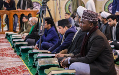 المؤمنون يحتشدون حول عرش التلاوة في أولى ليالي شهر رجب الأصب