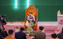 المؤمنون يحتشدون حول عرش التلاوة في أولى ليالي شهر رجب الأصب