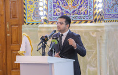 حناجر فتية تحاكي كبار قراء العالم وزوار مرقد أبي الفضل العباس (عليه السلام) يحتشدون لسماعهم