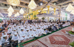 حناجر فتية تحاكي كبار قراء العالم وزوار مرقد أبي الفضل العباس (عليه السلام) يحتشدون لسماعهم