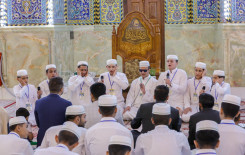 حناجر فتية تحاكي كبار قراء العالم وزوار مرقد أبي الفضل العباس (عليه السلام) يحتشدون لسماعهم
