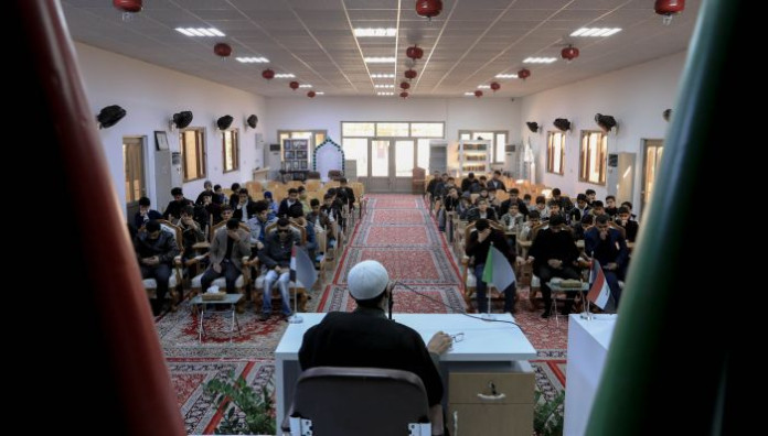 معهد القرآن الكريم يقيم مجلس عزاء في ذكرى وفاة السيدة زينب -عليها السلام-