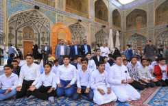 طلبة دورات حامل اللواء القرآنية يتشرّفون بزيارة مرقد أمير المؤمنين -عليه السلام-