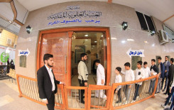 طلبة دورات حامل اللواء القرآنية يتشرّفون بزيارة مرقد أمير المؤمنين -عليه السلام-