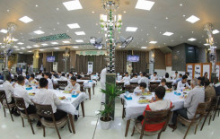 طلبة دورات حامل اللواء القرآنية يتشرّفون بزيارة مرقد أمير المؤمنين -عليه السلام-