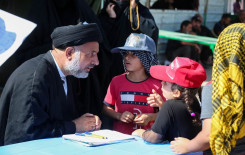 فرع الهندية يقدم خدماته القرآنية لألاف الزائرين القاصدين كربلاء