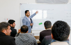 رئيس المجمع العلمي للقرآن الكريم ومدير معهد القرآن الكريم يتفقدان مشروع الحقيبة القرآنية في بابل