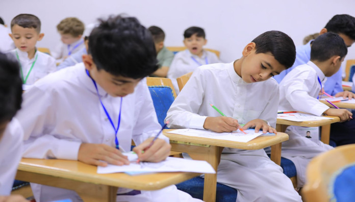 المَجمَع العلميّ يشرك طلبة الدورات الصيفية في فقرة تعلم الرسم