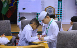 المَجمَع العلميّ يشرك طلبة الدورات الصيفية في فقرة تعلم الرسم