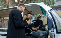 معلمو مشروع تعليم القراءة الصحيحة يواصلون تقديم الخدمات القرآنية للزائرين