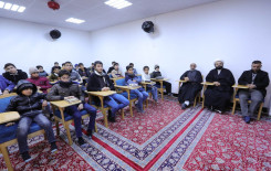 مدير معهد القرآن الكريم يكرّم الطلبة الفائزين بمسابقة وارث الأنبياء للمبدعين