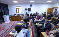 مدير معهد القرآن الكريم يكرّم الطلبة الفائزين بمسابقة وارث الأنبياء للمبدعين