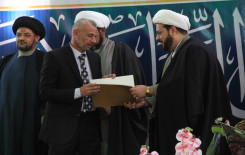 عند الرّحاب الطاهرة من صحن أبي الفضل العبّاس(عليه السلام) يُكرّم العاملون في مشروع المحطّات القرآنيّة في زيارة الأربعين..