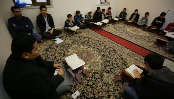 دورة الإمام الباقر (عليه السلام) لتحفيظ القرآن الكريم تشهد اقبال كبير في النجف الأشرف