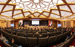 السيد الأمين العام للعتبة العباسية المقدسة ونائبه يتفقدان عددًا من برامج المعهد القرآنية