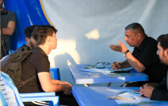 إقبال كبير يشهده مشروع تعليم القراءة الصحيحة للزائرين