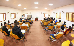 وحدة التحفيظ تواصل إقامة مسابقة (فليتنافسوا) الشهرية مع تقديم جوائز للفائزين