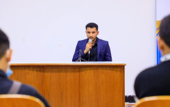 معهد القرآن الكريم يقيم مجلس عزاء بذكرى استشهاد الإمام موسى الكاظم (عليه السلام)