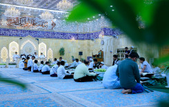 حناجر طلاب المعهد تصدح بآيات الله حفظًا في مقام الإمام المهدي (عج)