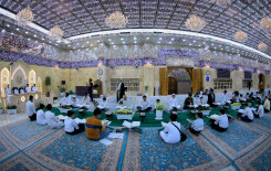 حناجر طلاب المعهد تصدح بآيات الله حفظًا في مقام الإمام المهدي (عج)