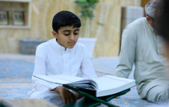 حناجر طلاب المعهد تصدح بآيات الله حفظًا في مقام الإمام المهدي (عج)