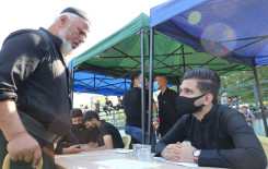 يقيم فرع معهد القرآن الكريم في النجف الأشرف مشروع تعليم القراءة الصحيحة للزائرين في ذكرى استشهاد الرسول الأكرم(ص)