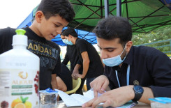 يقيم فرع معهد القرآن الكريم في النجف الأشرف مشروع تعليم القراءة الصحيحة للزائرين في ذكرى استشهاد الرسول الأكرم(ص)