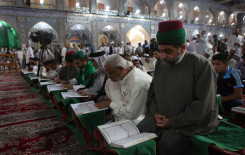 قراءاتٌ مجوَّدة مفعمةٌ بأجواء إيمانية وروحانية تشهدها الأماسي القرآنية اليومية في صحن أبي الفضل العباس(عليه السلام)..