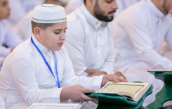 تلاوات فردية وجماعية صدحت بها أصوات طلبة أمير القراء في الصحن العباسي المطهر