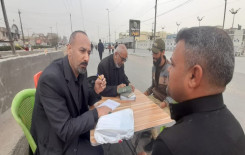 محطات تعليم القراءة الصحيحة للزائرين تنتشر على المحاور المؤدية صوب الإمام موسى بن جعفر (عليه السلام)