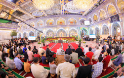 راية المولى أبيّ الفضل العباس تعانق راية أمير المؤمنين بعد حصول فريق النجف الأشرف على المركز الأول في المسابقة القرآنية الفرقية الوطنية الخامسة