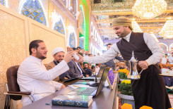 راية المولى أبيّ الفضل العباس تعانق راية أمير المؤمنين بعد حصول فريق النجف الأشرف على المركز الأول في المسابقة القرآنية الفرقية الوطنية الخامسة