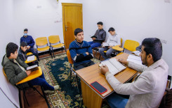 طلبة مشروع حفظ القرآن الكريم يواصلون دروسهم اليومية على وفق آلية تعليم متطورة