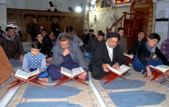 تكريماً لدماء شهداء العراق فرع معهد القرآن الكريم في الهندية يقيم محفلاً قرآنياً