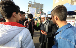 معهد القرآن الكريم يقيم مشروع تعليم القراءة الصحيحة للزائرين في ذكرى استشهاد الإمام الكاظم (عليه السلام)